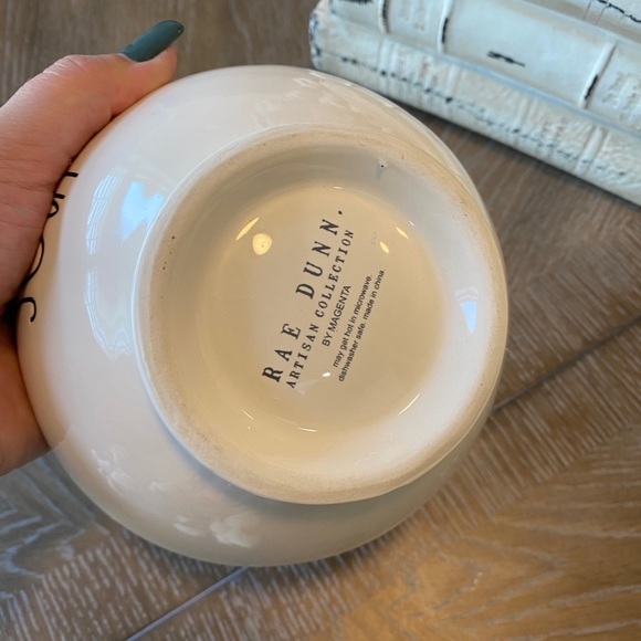 Rae Dunn artisan collection white ‘SOUP’ bowl, personal size EUC collectible - Picture 2 of 4